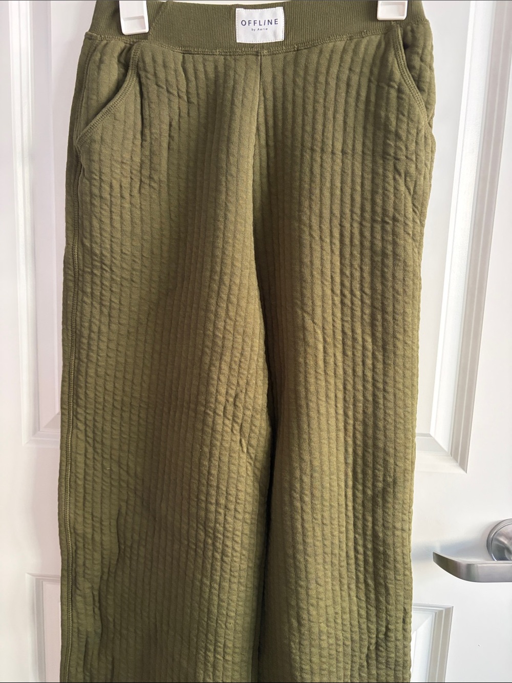Aerie/Offline Olive Green Quilted Jogger Women Pants